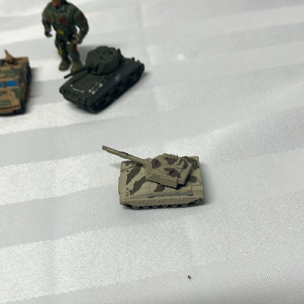 Micro machines - Picture 2 of 4